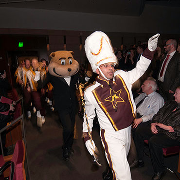 Goldy Gopher Makes His Entrance